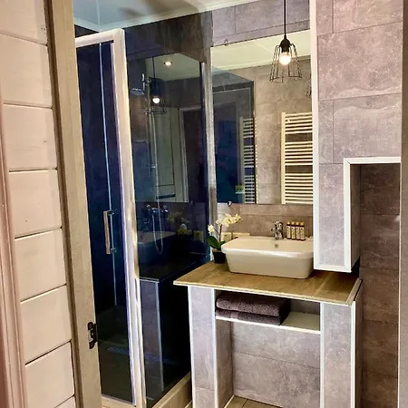 чотири сезони Casa de hóspedes 3*