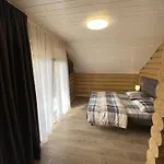 чотири сезони Guest house 3*