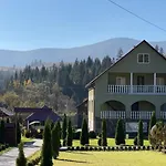 чотири сезони Guest house
