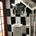 Guest house чотири сезони Izki