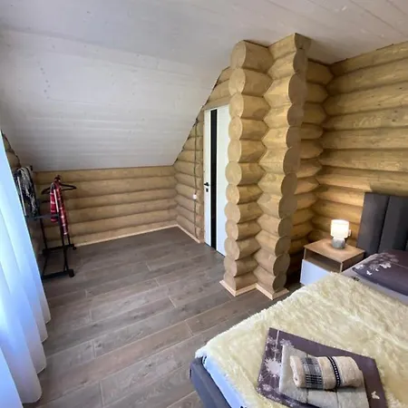 чотири сезони Πανσιόν Izki