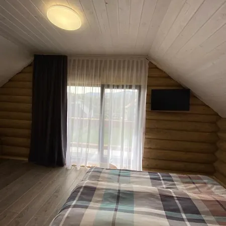 чотири сезони Πανσιόν 3*