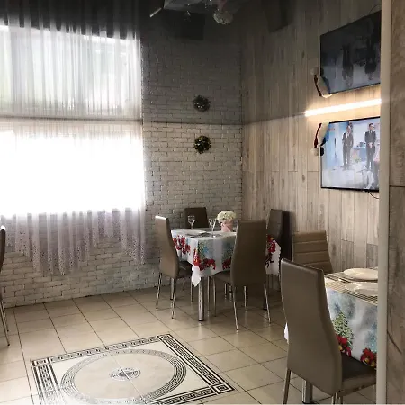 Πανσιόν чотири сезони