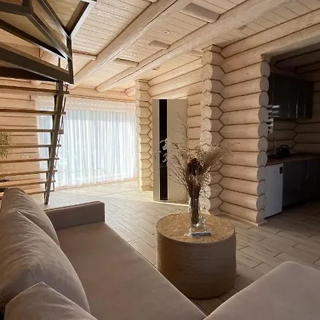 чотири сезони Πανσιόν