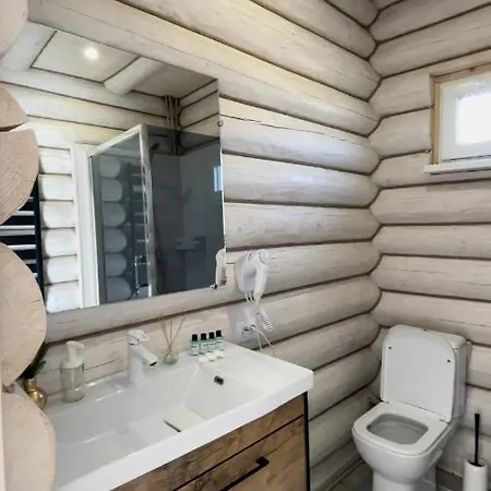 чотири сезони Πανσιόν