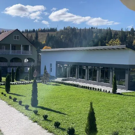 чотири сезони Πανσιόν Izki