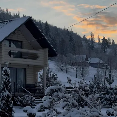 чотири сезони Guest house